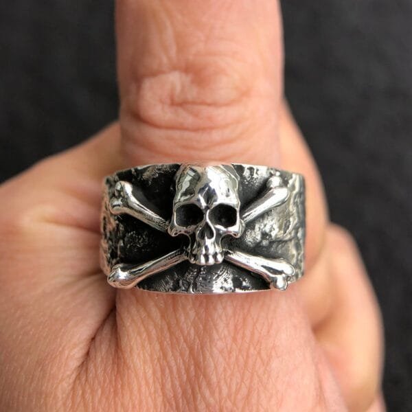 Men's Fine Silver Skull and Crossbones Ring - Image 10