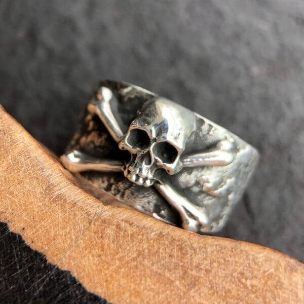 Men's Fine Silver Skull and Crossbones Ring - Image 3