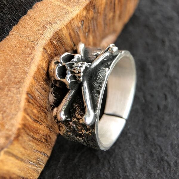 Men's Fine Silver Skull and Crossbones Ring - Image 5