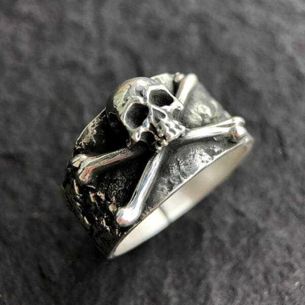 Men's Fine Silver Skull and Crossbones Ring - Image 8