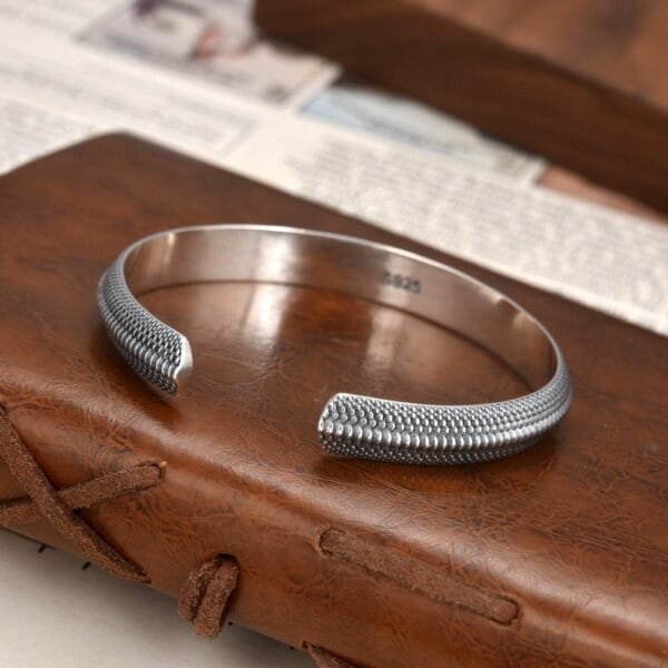 Men's Sterling Silver Crocodile Pattern Cuff Bracelet - Image 4