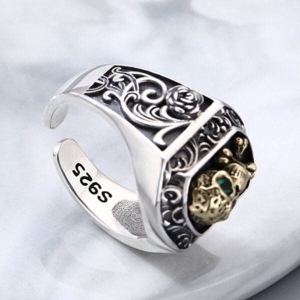 Men's Sterling Silver Ivy Pattern Skull Ring - Image 5