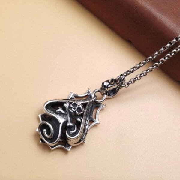 Men's Sterling Silver Skull and crossbones Necklace - Image 5