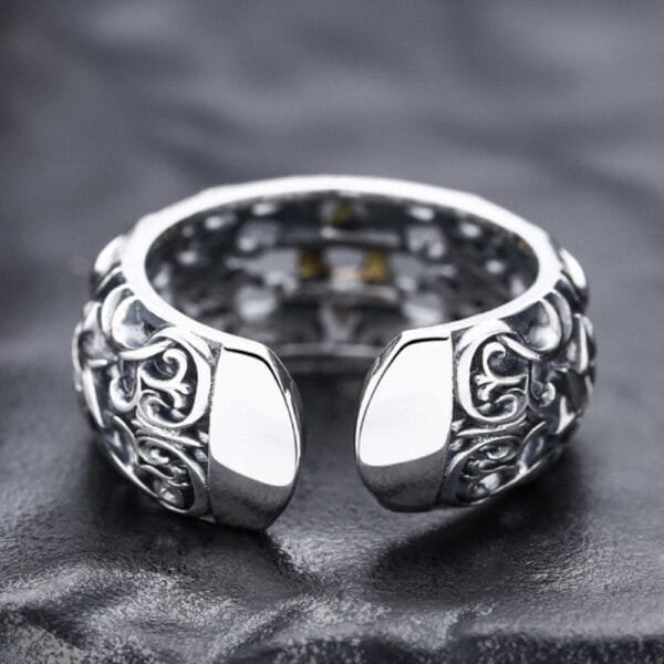 Men's Sterling Silver Star of David Ivy Pattern Ring - Image 4